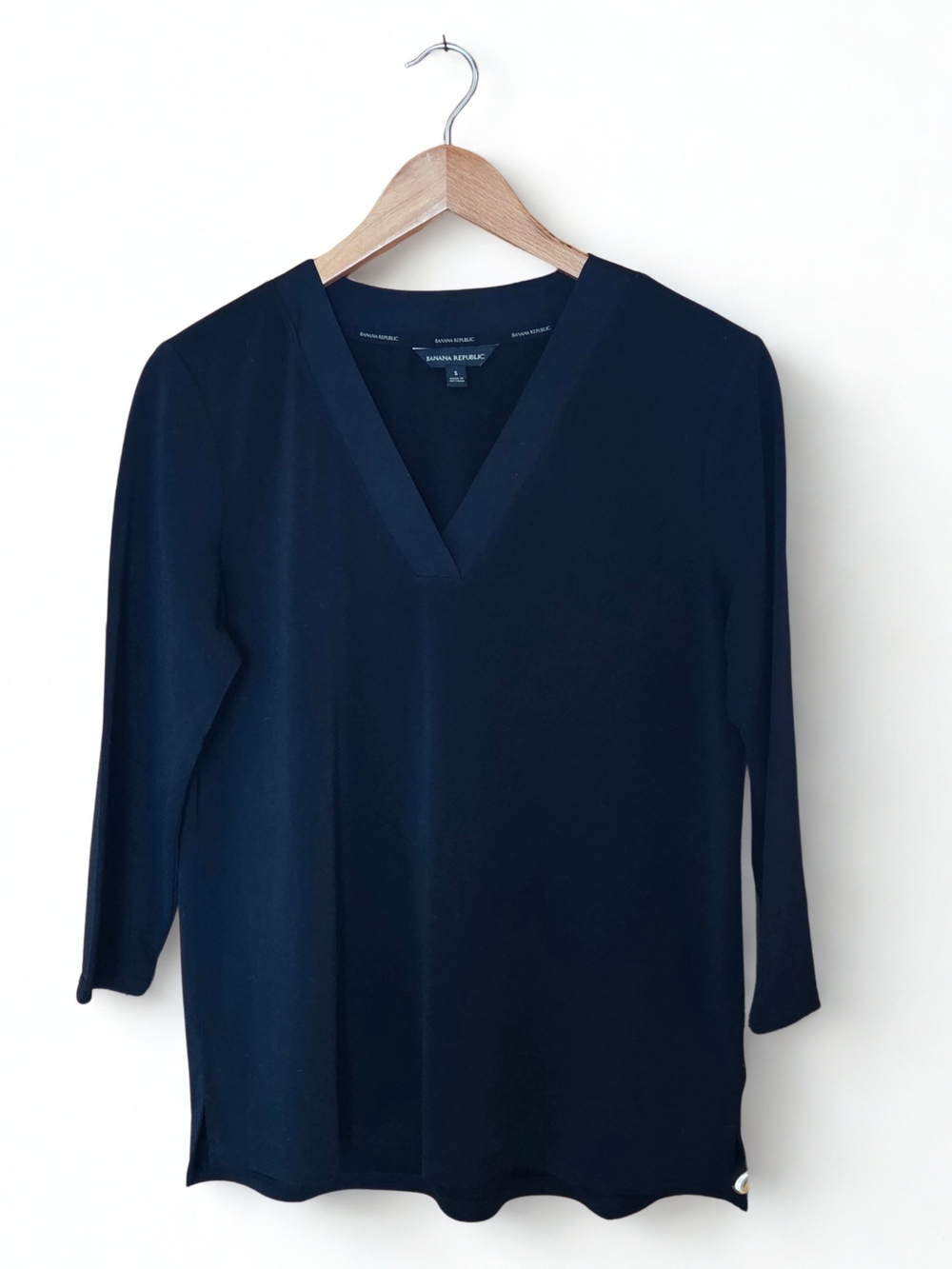 Banana Republic Women's Black V-Neck Three-Quarter Sleeve Top